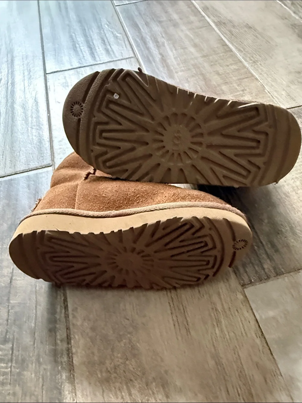 UGG Kids Chestnut Suede Shearling-Lined Slip-On Boots